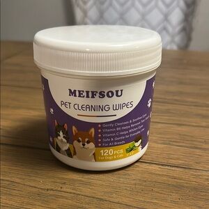 Pet Cleaning Wipes - White